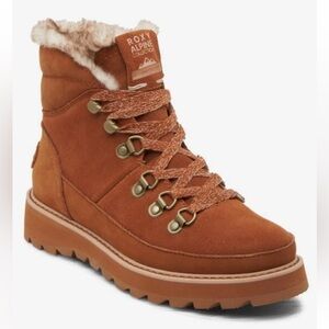 Roxy | NIB Alpine Collection Sadie Lace Up Boots in Chestnut